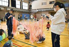 ボランティアスタッフとして参加した帯三条の生徒ら