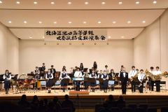 池田中学校との合同演奏（池田町提供）
