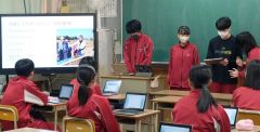 職場体験の発表をする士幌中央中生徒（士幌町提供）