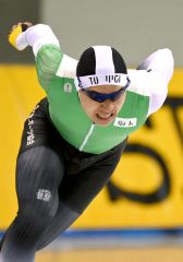 【オールラウンド男子５０００メートル】得意の長距離で１位になり首位に立つ小川拓朗（金野和彦撮影）