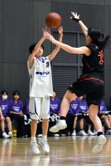 女子準決勝　帯西陵―釧路鳥取