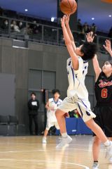 女子準決勝　帯西陵―釧路鳥取