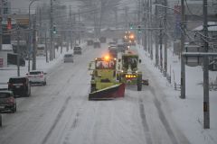 初詣に備え国道除雪　帯広の降雪９㌢ 写真4