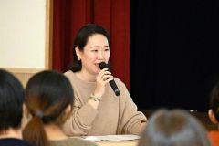 幼児期から行う性教育の重要性を訴える松本さん