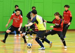 企業・ミックスの部はＳｈｉｎ　ｊＡ制す、全十勝室内サッカー大会 4