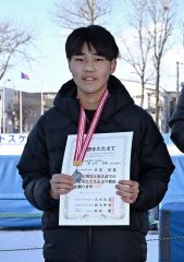 男子３０００メートルで２位の木本拓真（更別中央）