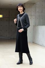 インタビュー後の写真撮影に応じた賀来さん（平栗玲香通信員撮影）