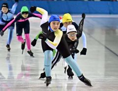 【５年女子５００メートル】総合優勝した平子真央（若葉）
