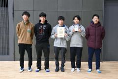 男子で３位のＫｉｎｇ　ＫＡＺ