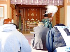 背古宮司によるお払い