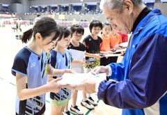 鈴木武尊６年男子単Ｖ、５年生は吉田澪禾制す　全十勝小学生オープンバドミントン大会 2