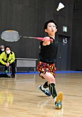 【６年男子シングルス決勝】冷静にゲームを組み立て主導権を渡さなかった鈴木武尊（ＳＭＡＳＨ　ＭＯＮＫＥＹ’Ｚ）