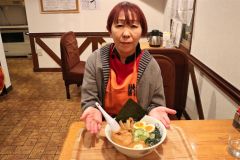 身も心もぽかぽかと温まるザンギを入れた味噌ラーメン