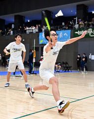 【男子団体準決勝・帯工―旭川実】帯工の第２ダブルスを務めた福井悠斗・入澤蒼空