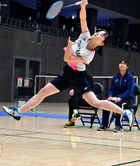 【女子シングルス決勝】優勝した帯大谷の石原綾弓