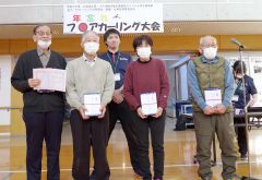 最高齢９１歳　世代超え熱戦　足寄でフロアカーリング大会 6