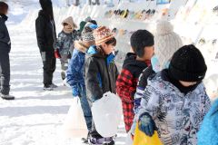 氷のお面搬入 9
