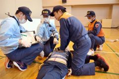 合同救急訓練に取り組む音更消防署員ら