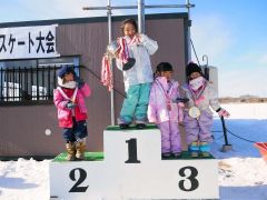 幼児女子の表彰台
