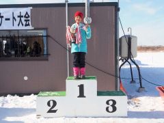 ４年生女子の表彰台
