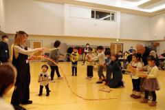 餅つきや南京玉すだれなど楽しむ　むかしのお正月あそび　足寄 8