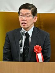 謝辞を述べる松村氏