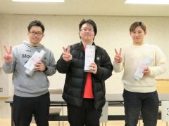 左から２位の阿部さん、優勝の高橋さん、３位の日光さん