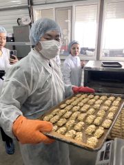 シーベリーの皮などを活用して商品作りに励んだ(士幌高校提供)