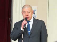 講演する石川さん