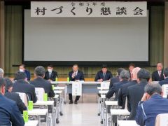 講演後、各団体の現況報告が行われた