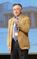 講演する辻川さん