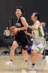 女子１回戦・帯大谷（黒ユニホーム）―小樽双葉