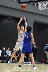 男子１回戦・帯大谷（白ユニホーム）―札幌国際情報