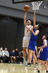 男子１回戦・帯大谷（白ユニホーム）―札幌国際情報