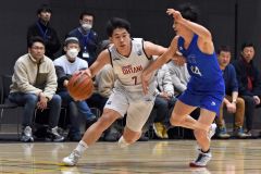 男子１回戦・帯大谷（白ユニホーム）―札幌国際情報
