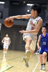 男子１回戦・帯大谷（白ユニホーム）―札幌国際情報