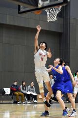 男子１回戦・帯大谷（白ユニホーム）―札幌国際情報