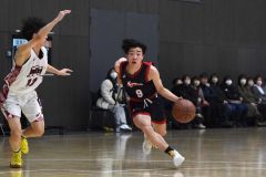 男子１回戦・白樺学園（黒ユニホーム）―北見北斗