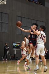 男子１回戦・白樺学園（黒ユニホーム）―北見北斗