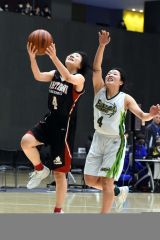 女子１回戦・帯大谷（黒ユニホーム）―小樽双葉