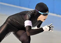 【女子５００メートル】自己ベストの滑りでトップに立った笹渕花乃
