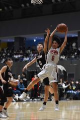 女子２回戦・帯大谷（白ユニホーム）―滝川（黒ユニホーム）