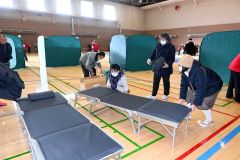 厳寒期の避難、町民９８人体験　池田で冬季初訓練 2