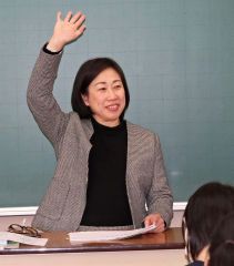 販売業について講話する十勝川温泉旅館協同組合の山岡専務理事