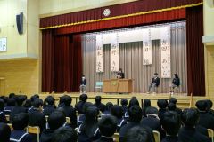 高校生が進路のアドバイス　広尾で「中高一貫講話」 2