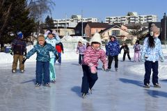 寒くてもスケート頑張る　駒場今季最低の氷点下２４．４度、帯広は１８．５度