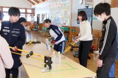 電気はどうやってつくられる？　北電が大樹小で「出前授業」 2
