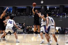 男子準決勝・帯大谷（黒ユニホーム）―東海大札幌