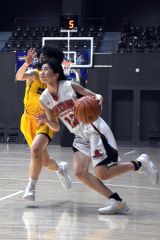 女子３位決定戦・帯大谷（白ユニホーム）―札幌東商
