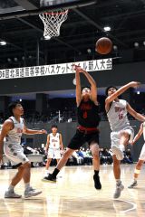 男子３位決定戦・帯大谷（白ユニホーム）―旭川龍谷
